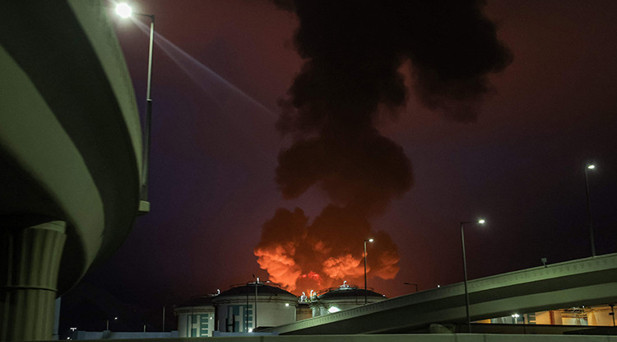BAEdeki Fucayra petrol bölgesindeki yangın: 1 tanker tamamen yandı