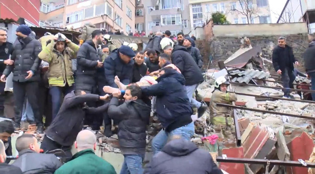 ENKAZ ALTINDAKİ SON KİŞİ DE ÇIKARILDI