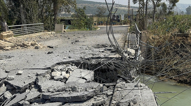 İsrail, Litanide bir köprüye saldırdı