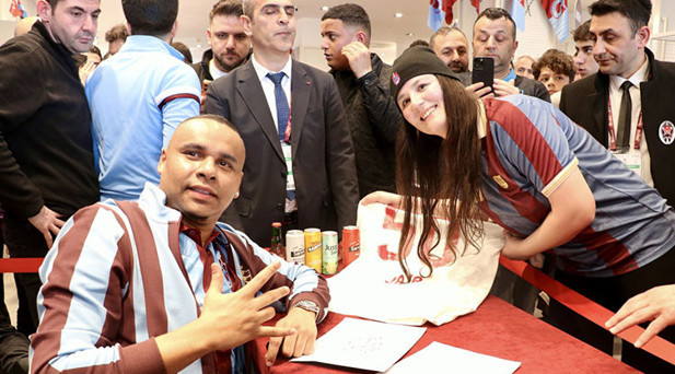 JAJA TARAFTARLA BULUŞTU