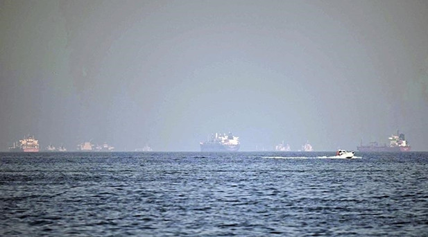 Hürmüz Boğazından geçecek gemilere mayınlara karşı alternatif rota verildi