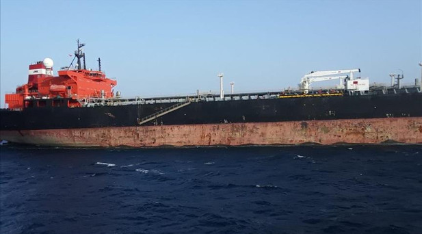 Çinli tanker ablukayı deldi