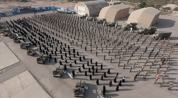 Devrim Muhafızları: Ellerimiz tetikte