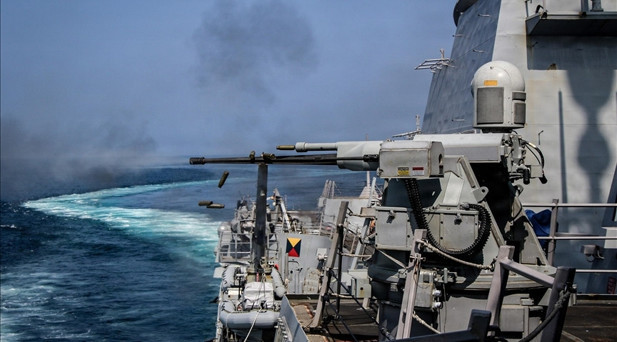 İran bir gemiye daha ateş açtı