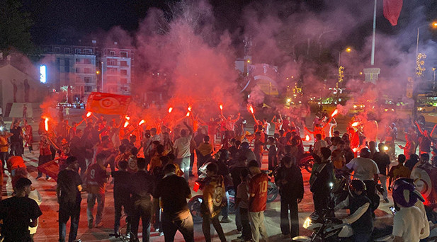 OSMANİYEDEKİ KUTLAMALAR