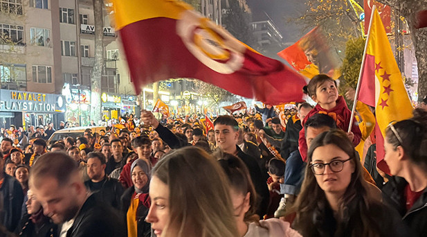 KÜTAHYADAKİ KUTLAMALAR