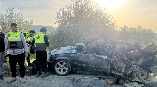 İsrail Lübnanda  2 saat içerisinde 3 aracı hedef aldı