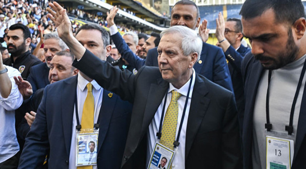 FENERBAHÇEDE BAŞKANLIĞA AZİZ YILDIRIM SEÇİLDİ