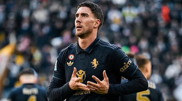 VLAHOVIC JUVENTUSLA YENİDEN YAKLAŞIYOR