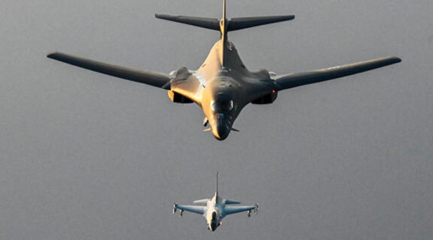 ABD B-1 bombardıman uçaklarını sahaya sürdü