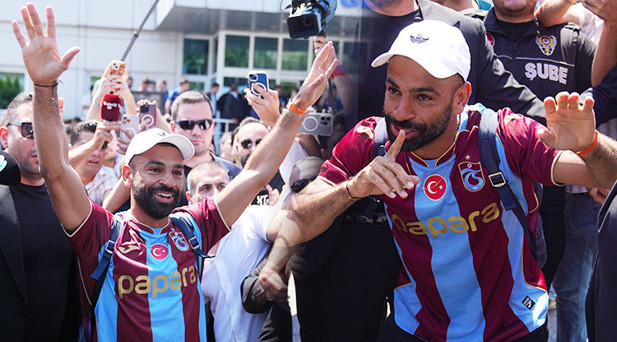 SALAHTAN TARAFTARLA İLK ÜÇLÜ