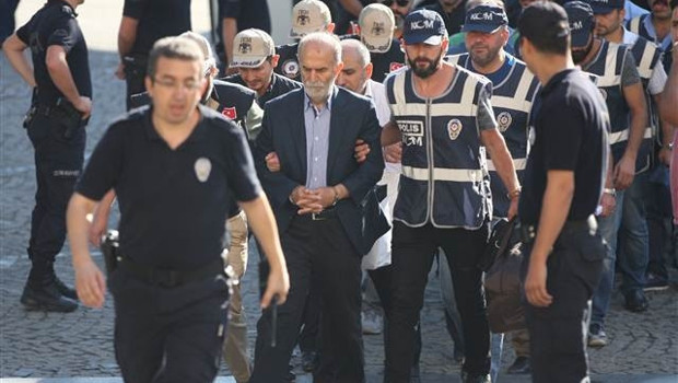 Eski Vali Harput ve iş adamları adliye çıkarıldı