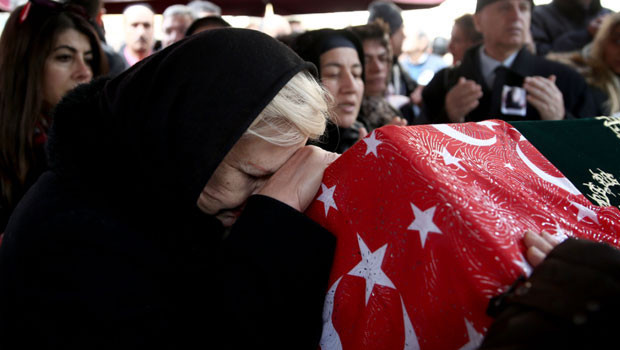 Türk halk müziği sanatçısı Nuray Hafiftaş, son yolculuğuna uğurlandı
