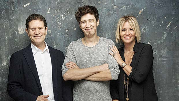 Şükürler olsun inşaat işçisi Mikail artık görebiliyor