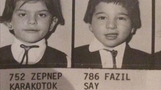 Ünlülerin Okul Yıllıkları Ünlülerin Okul Yıllıkları