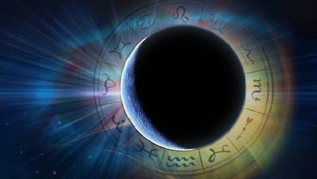 18 Aralık 2017 Pazartesi günü 26 derece yay burcunda yılın son Yeniay’ı gerçekleşecek. 2017 YILININ EN GÜÇLÜ ASTROLOJİK ETKİSİ
