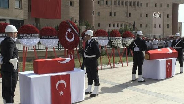 Teröristlerin roketli saldırısında şehit düşen siviller törenle memleketlerine uğurlandı