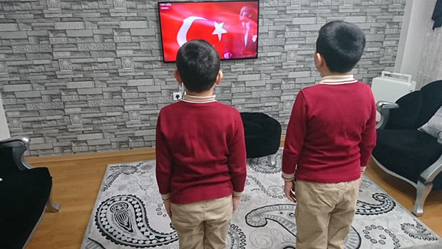 Milli Eğitim Bakanı Selçuk, çağrı yapmıştı 81 ilde bayrak töreni yapıldı
