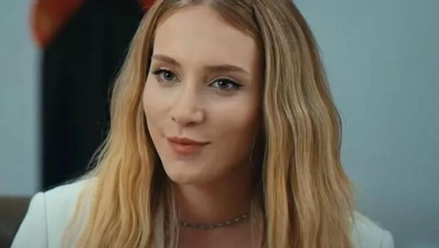 Hayal Köseoğlu kimdir, kaç yaşında Mahkum dizisinin Sasha’sı Hayal Köseoğlu’nun oynadığı diziler