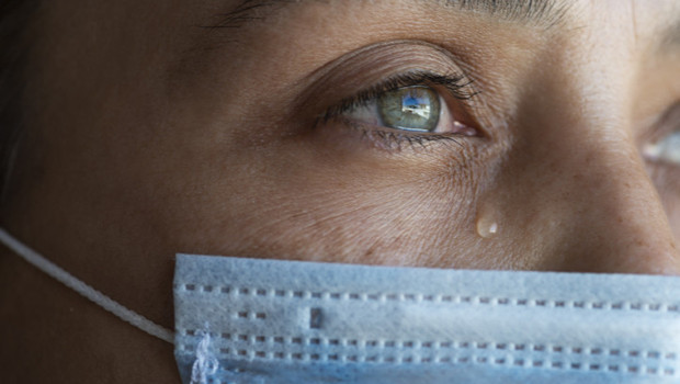 MASKE YASAĞI KALKTI MI Kapalı alanda maske takma zorunluluğu kaldırıldı mı Okullarda, otobüslerde, uçaklarda maske zorunluluğu için flaş karar