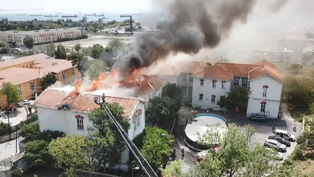 Balıklı Rum Hastanesinde yangın Hastalar tahliye edildi