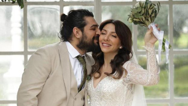 Meltem Yılmazkaya kimdir, kaç yaşında, kiminle evlendi Güldür Güldür Show oyuncusu Meltem Yılmazkaya dünyaevine girdi Meltem Yılmazkaya kimdir, kaç yaşında, kiminle evlendi Güldür Güldür Show oyuncusu Meltem Yılmazkaya dünyaevine girdi