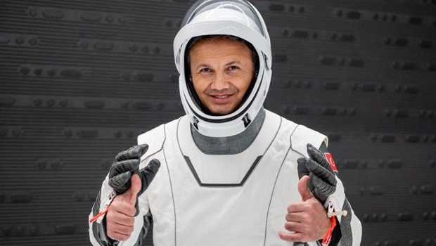 Alper Gezeravcı kimdir? Alper Gezeravcı hangi görevlerde bulundu? Halk onu 'İlk Türk Astronot' olarak tanıdı, şimdi Tuğgeneral oldu...