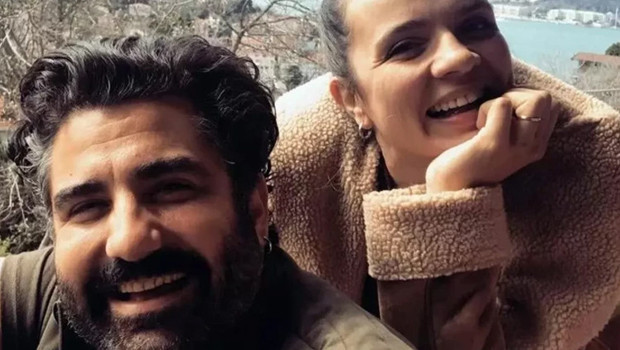 Eşi Burcu Altın Deprem acı haberi duyurdu: Efe Deprem kimdir, öldü mü, neden öldü, kaç yaşındaydı Seksenlerin Zaferi Efe Deprem son yolculuğuna uğurlandı