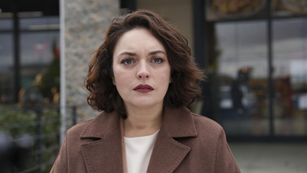 BAŞKA BİR GÜN OYUNCULARI VE KARAKTERLERİ KİMLER