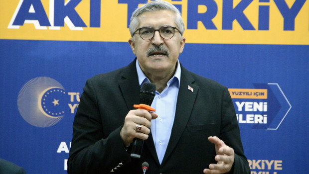 AK Parti'li Yayman: Stajyer genel başkanlar Cumhurbaşkanımızı tenkit ediyorlar