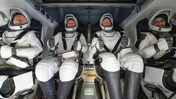 Uluslararası Uzay İstasyonu'nda mahsur kalan astronotlar Dünya'ya döndü