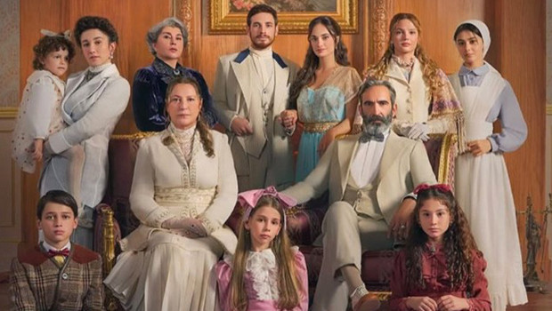Şakir Paşa Ailesi dizi setinde yangın mı çıktı, neden ve nasıl yangın çıktı Kalp krizi geçiren yapım amiri vefat etti... Medyapımdan açıklama Şakir Paşa Ailesi yangın haberleri