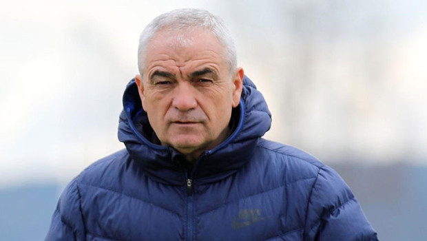 Rıza Çalımbay'dan Beşiktaş yönetimine eleştiri!