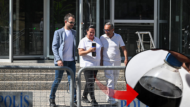 Marketten aldıkları kolanın içinden çıkan şok etti! 'Nasıl bu içinde olabilir?'