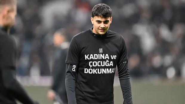 Mustafa Hekimoğlu, oyunda 3 dakika kalabildi!