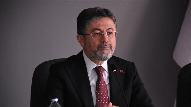Bakan Yumaklı: Adana İmamoğlu'ndaki orman yangını büyük ölçüde kontrol altına alındı