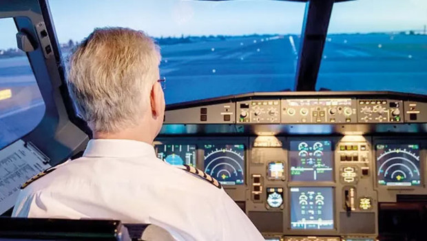 İkinci pilotu rahatsızlanan İstanbul-Manchester uçağı Köln'e acil iniş yaptı