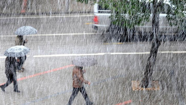 Son dakika... Meteoroloji bölge bölge uyardı: Gök gürültülü sağanak yağmur bekleniyor
