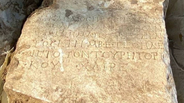 Yalova'da Roma dönemine ait mezar taşını satmaya çalışırken yakalandı