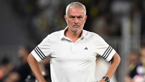 Jose Mourinho'dan galibiyet sonrası oyuncularına övgü: 'Fantastik, eksiksiz!'
