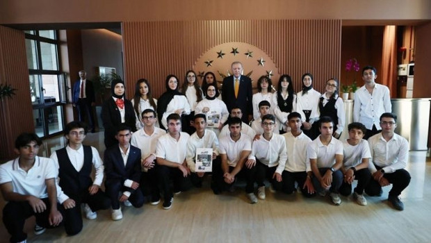Cumhurbaşkanı Erdoğan, "Maziden Atiye" programı katılan öğrencileri kabul etti