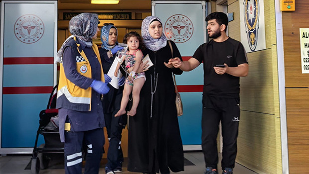 2 yaşındaki bebek evde bulduğu fare zehrini yedi... Hastaneye kaldırıldı