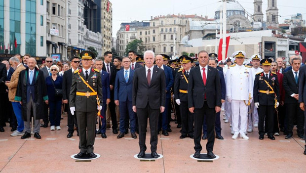 Taksim'de 30 Ağustos Zafer Bayramı töreni düzenlendi