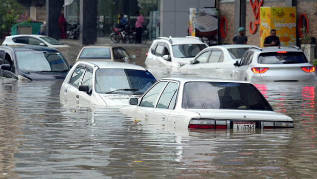 Pakistan'daki sel felaketi 1 haftada 33 kişinin ölümüne yol açtı