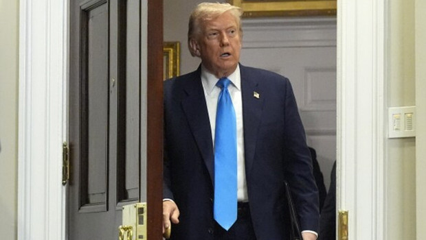 Trump'tan Beyaz Saray'ın camından eşya fırlatıldığını gösteren görüntüye açıklama