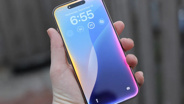 Apple, “daha akıllı” Siri için Google ile anlaştı