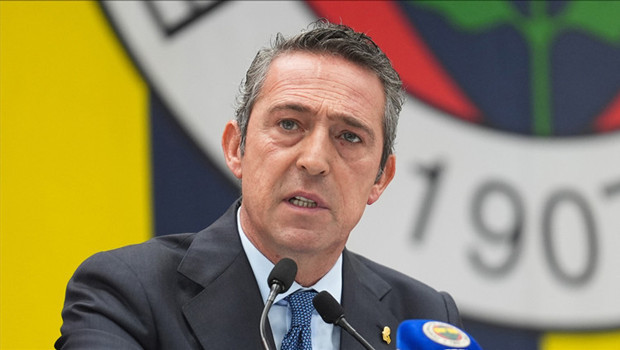 Fenerbahçe'de İsmail Kartal göreve hazır, Ali Koç yabancı hoca istiyor!