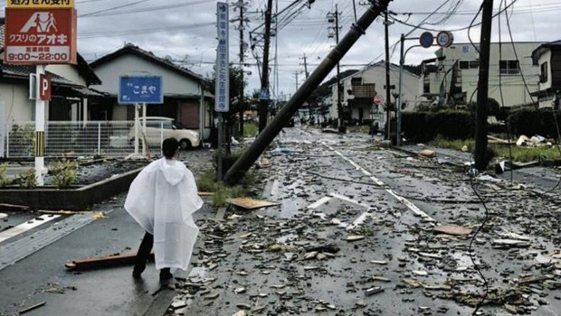 Peipah Tayfunu sert vurdu: Binlerce hane elektriksiz kaldı