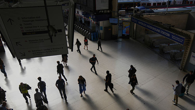 İngilizler isyanda! Londra'da hayat felç oldu