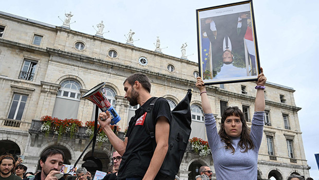 Fransa'da Macron karşıtı gösteriler: 675 kişi gözaltında